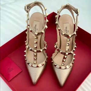 Valentino Garavani Rockstud Metallic Heels Size 36